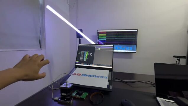 Touchdesigner + Leapmotion Play Interactive Rotating motor 360 tube