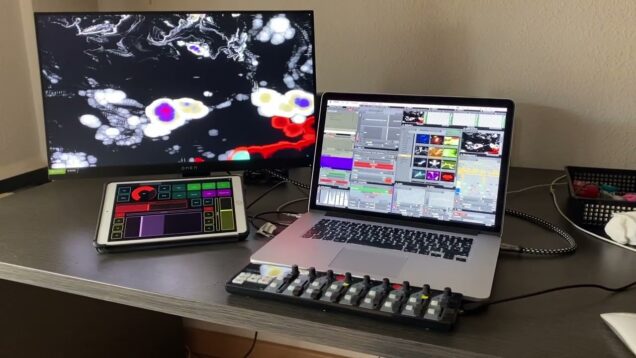 VDMX6 + Korg + iPad + TouchDesigner