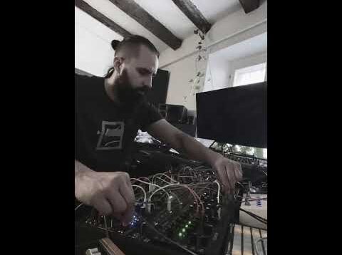 Nice to go, nice to come back #synthesizer #modular #eurorack #touchdesigner