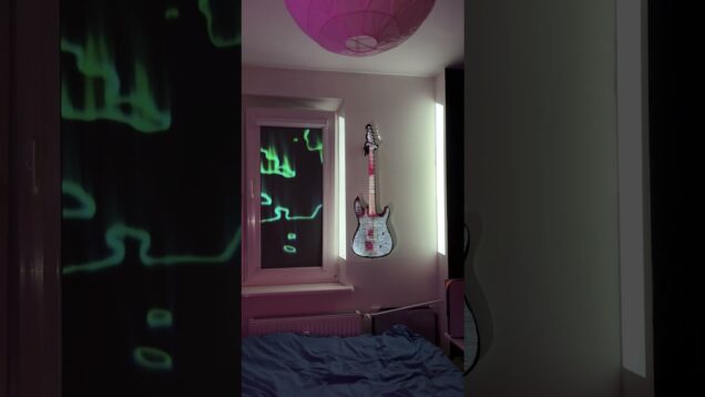 First attempt at projection mapping #projectionmapping #touchdesigner