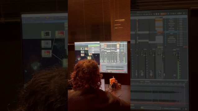 Somethings cooking up in the #studio #touchdesigner #audioreactive #djeity #worldcreation