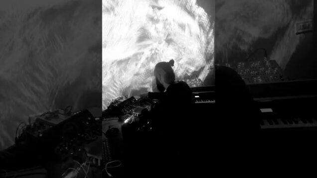 Valovanja // Live AV rehearsal #modular #av #abstractart #audiovisual #generativeart #touchdesigner