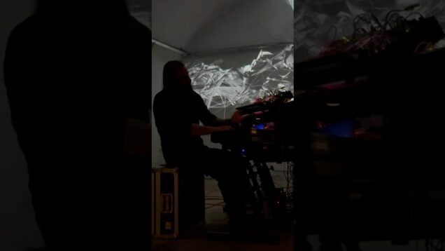 Another cut from @festivalizis 🌊 #valovanja #liveav #audiovisual #modular #touchdesigner