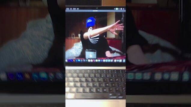 Mom, I’m a force user now! #midichlorians . #touchdesigner x #mediapipe