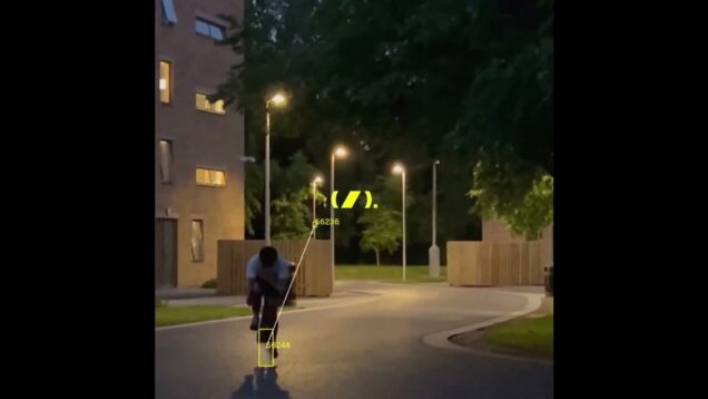 Pavé A/W ‘25 – zoom lens/ touchdesigner