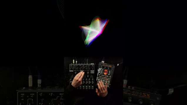 Roland SP-404SX & Soma Lyra-8 | Finger Drumming Industrial Dawless Jam | TouchDesigner Visuals